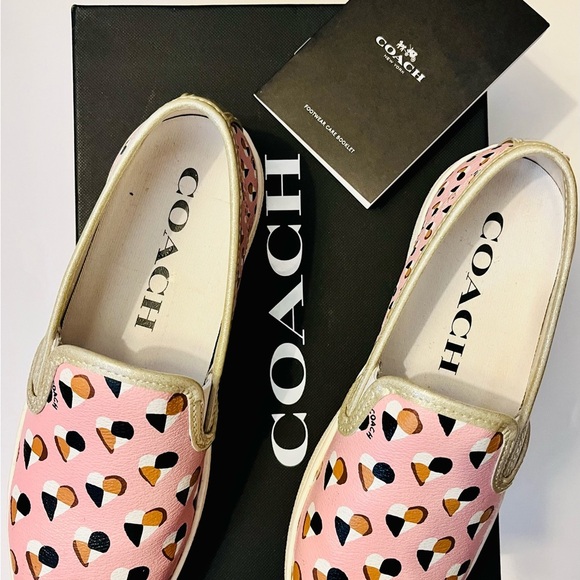 COACH BLUSH LEATHER SLIP ON HEARTS 💕 NWT Size 7 - Picture 4 of 5